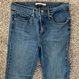 Women’s Levi’s 315 shaping bootcut 28